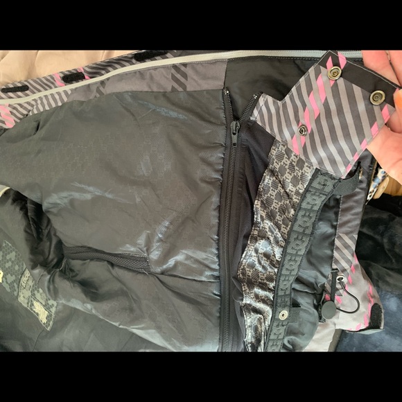 DC Ski / Snowboard / Snow Jacket - Size Small - Picture 8 of 10